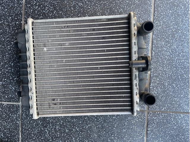 Радиатор охлаждения двигателя дополнительный целый не течёт 4G0121212