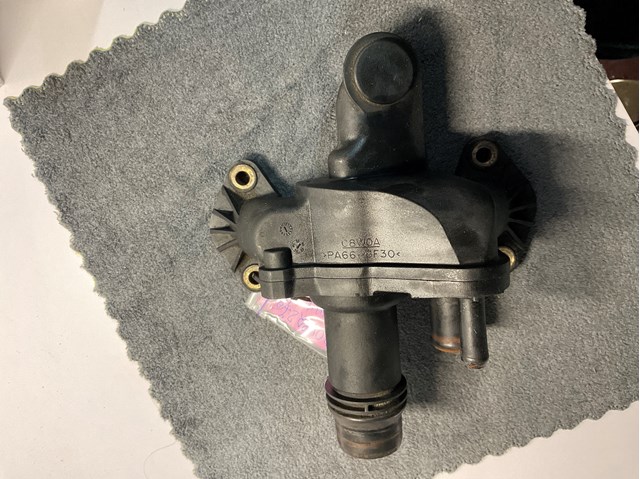 LAND ROVER 4H2Q8592BF Корпус термостата в наличии Николаев