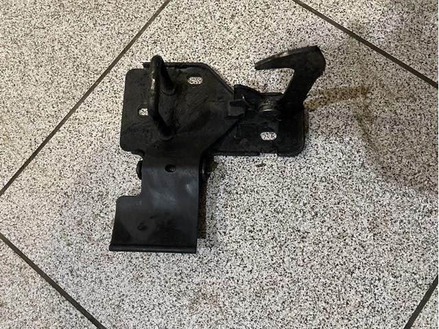 VAG 4L0823480 Стояк-крюк замка капота в наличии Ровно