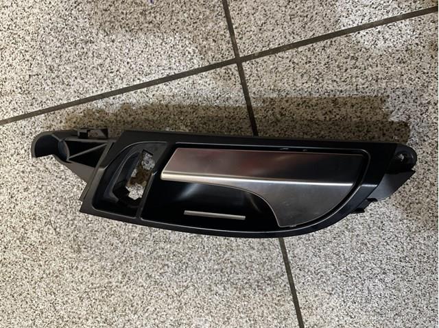 Дверная ручка внутренняя левая передняя/задняя 4L0837019 VAG