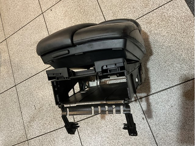 4L1863244C VAG Консоль панели управления центральная купить в Житомир