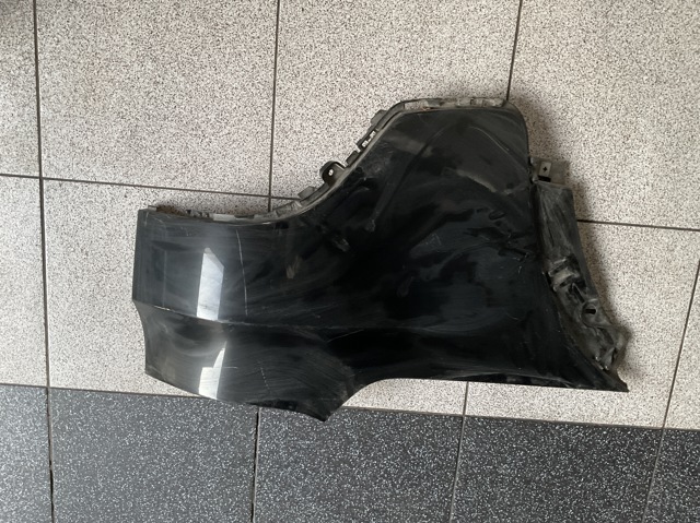 Бампер задний, левая часть 51127158439 BMW