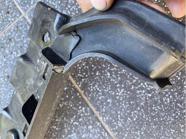 BMW 51127163847 Кронштейн бампера заднего центральный в наличии Черкассы