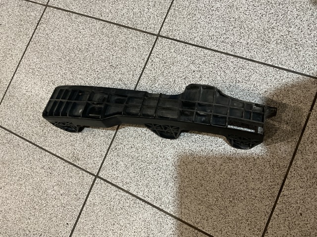 Правое крепление переднего бампера 5211530110 TOYOTA