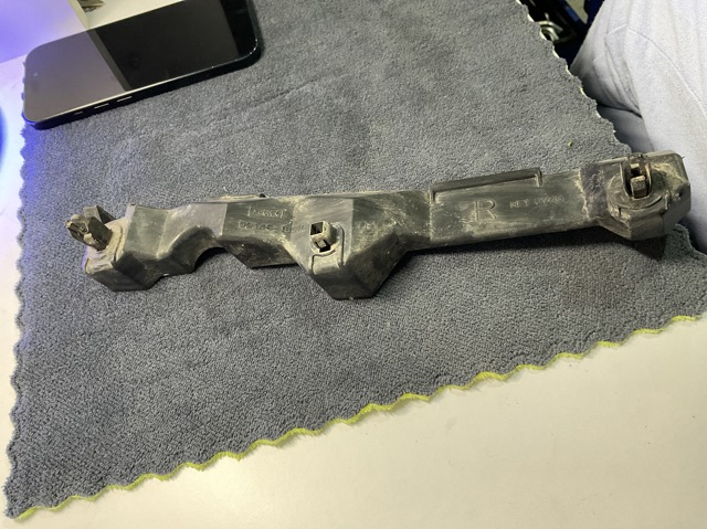 5214548010 TOYOTA Кронштейн бампера переднего внешний правый купить в Полтава