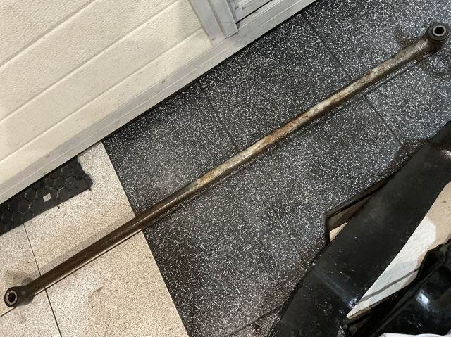 Штанга поперечной устойчивости, задняя 556003E100 HYUNDAI