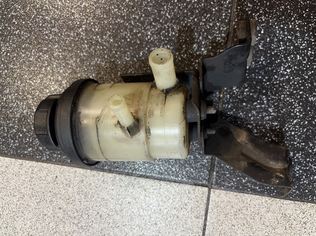 Бачки запасные (для масла) 571503E100 HYUNDAI