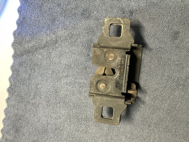 5H2216700BD LAND ROVER Замок капота купить в Днепр