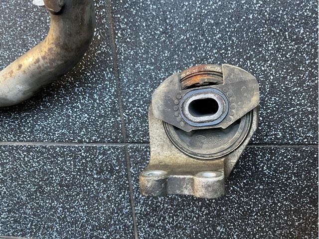 5H326068AA LAND ROVER Подушка коробки передач купить в Кривой Рог