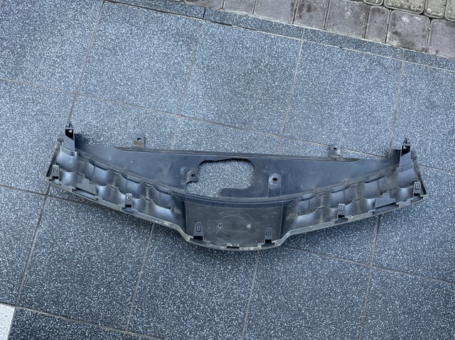 Решетка радиатора 623109U000 NISSAN