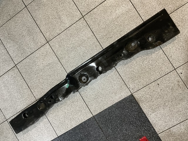Усилитель бампера нижний 625309U200 NISSAN