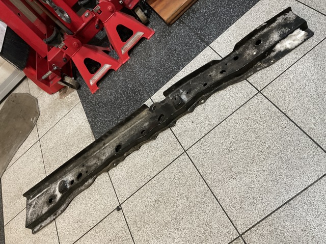 625309U200 NISSAN Суппорт радиатора нижний купить в Кривой Рог
