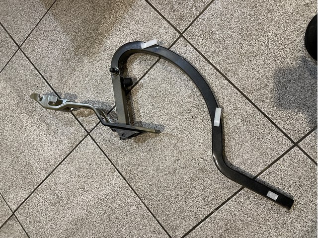 Петля крышки багажника 6452053010 TOYOTA