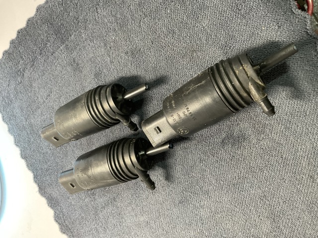 67128377612 BMW Насос-мотор омывателя стекла переднего купить в Ужгород