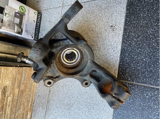 Цапфа (поворотный кулак) передний правый 6768996 BMW