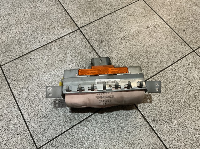 Молдинг (накладка) приборной панели "торпедо", правый 682109U10B NISSAN