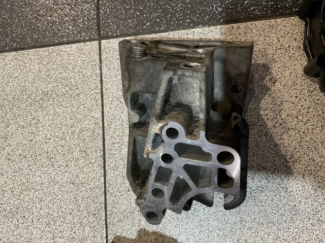 LAND ROVER 6G9Q6030CA в наличии Киев
