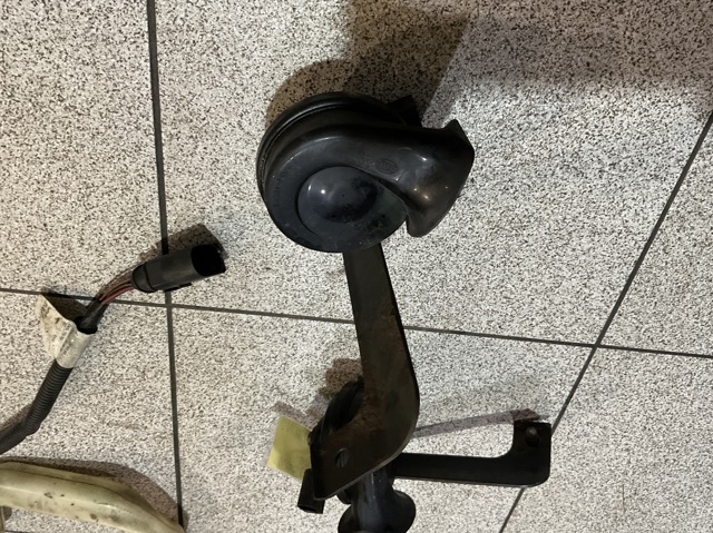 Автомобильный клаксон 6N0951221 VAG