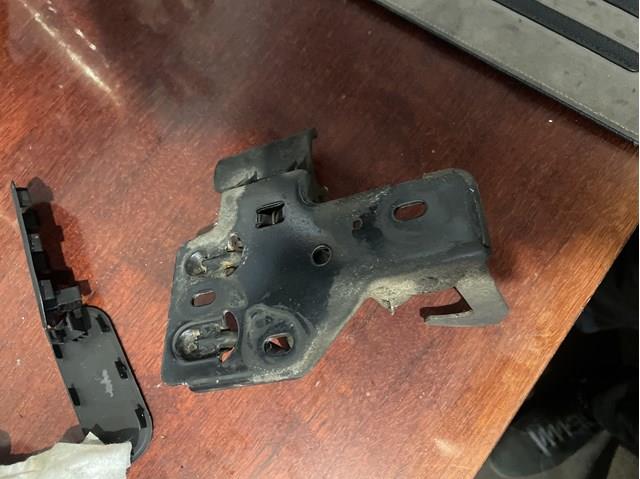 6Q0823480B VAG Стояк-крюк замка капота купить в Винница