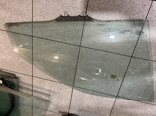 Стекло передней двери, правой 73300SCAG10 HONDA