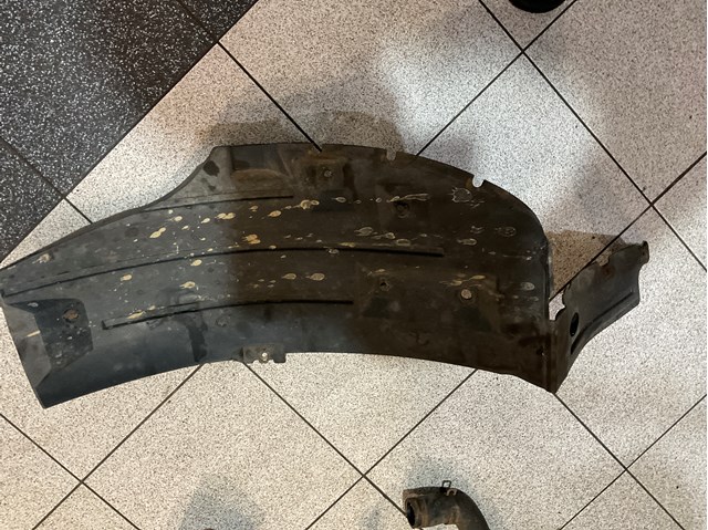 Подкрылок заднего крыла, левый 76766EB300 NISSAN