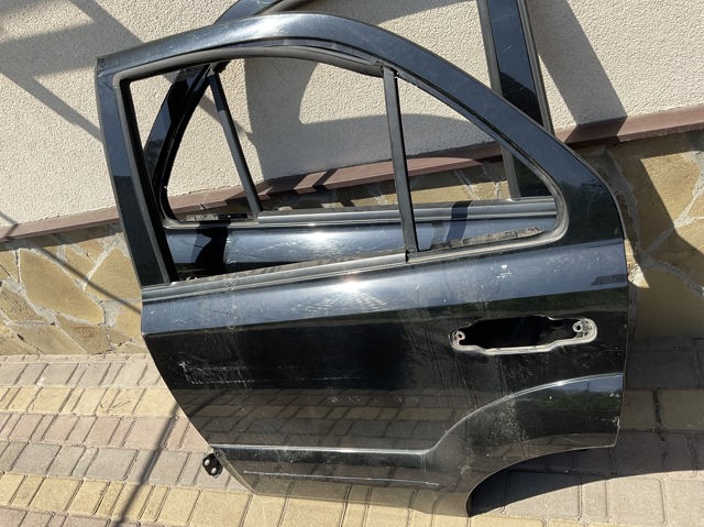 Задняя левая дверь 770033E111 HYUNDAI