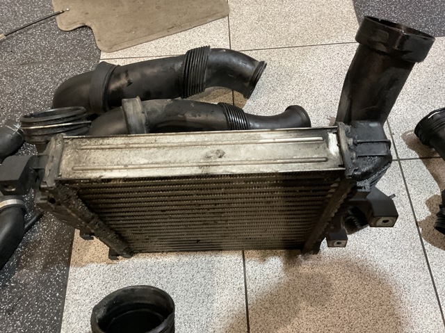 VAG 7L0145803A Интеркулер в наличии Харьков