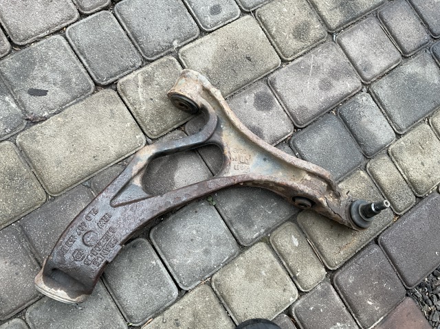 7L0407153B VAG Рычаг передней подвески левый купить в Тернополь