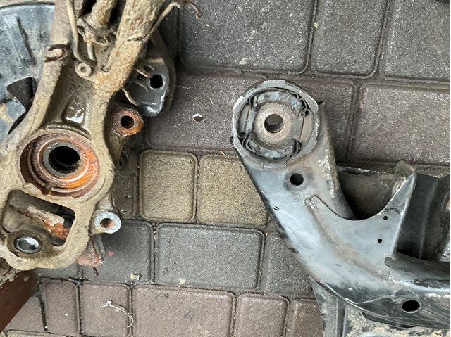 7L0499314C Балка передней подвески (подрамник) купить Ужгород