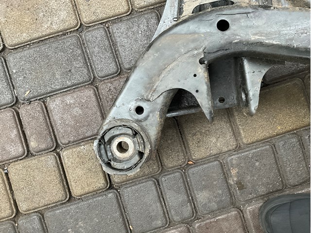 VAG 7L0499314C Балка передней подвески (подрамник) в наличии Украина