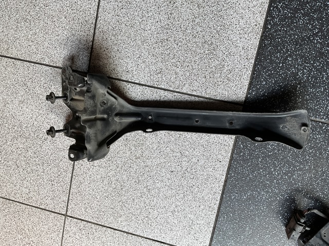Кронштейн замка капота 7L0805799C VAG