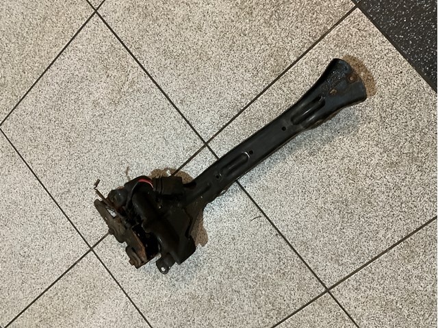 7L0805799D Кронштейн замка капота купить Житомир