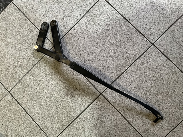 Поводок дворника 7L0955408D VAG