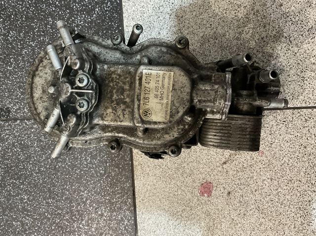 Корпус фильтра топливного 7L6127401E VAG