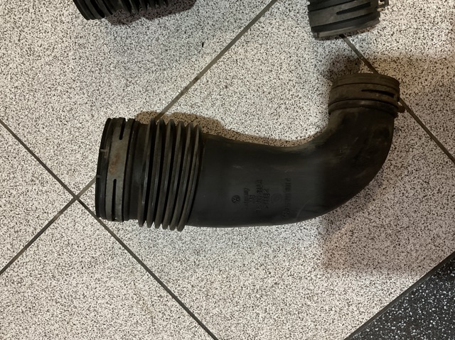 Воздушный патрубок расходомера 7L6129628A VAG