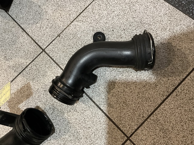 Патрубок интеркуллера 7L6145956C VAG