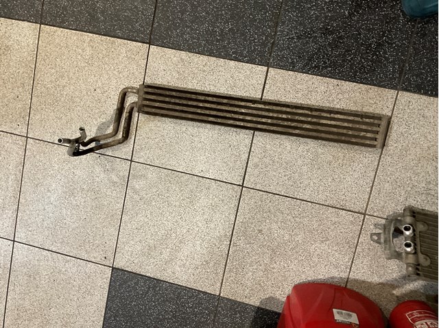 Радиатор ГУ 7L6422885B VAG