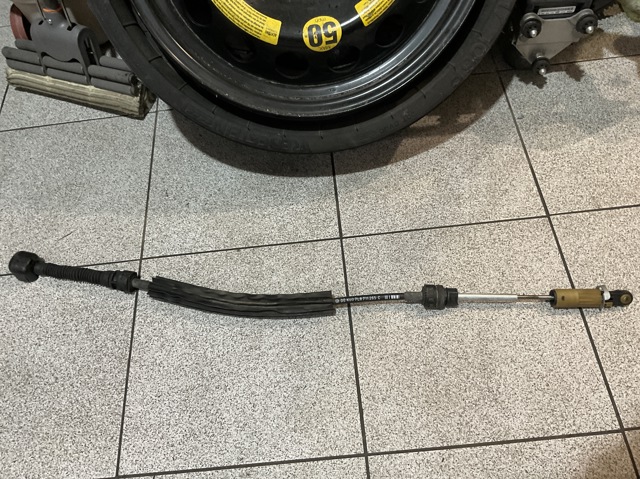 Трос переключения передач, выбора передачи 7L6711265C VAG