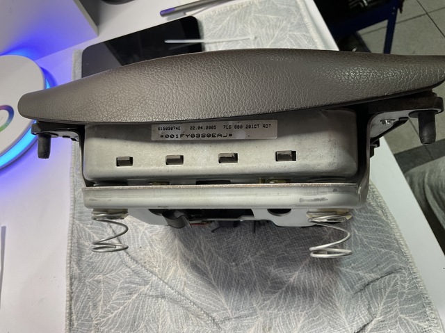 7L6880201CT VAG Подушка безопасности водителя купить в Сумы
