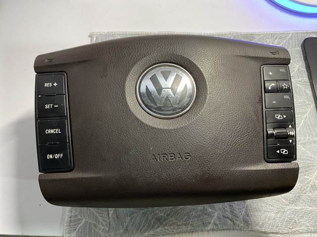 Подушка безопасности водителя 7L6880201CT VAG
