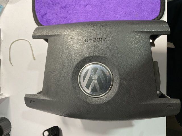 Подушка безопасности водителя 7L6880201EC VAG