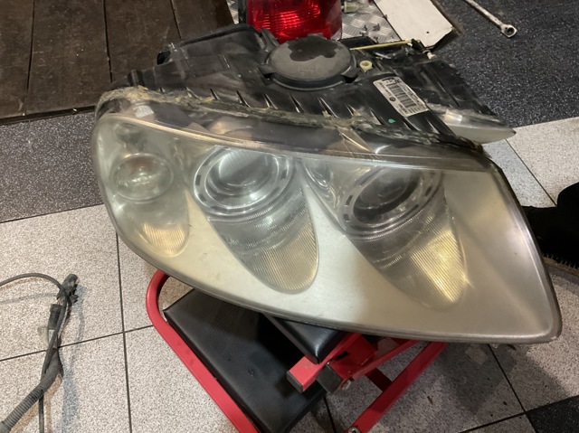 Правая блок фара 7L6941018BG VAG