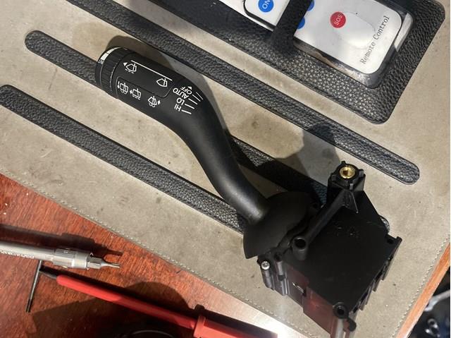 Правый подрулевой переключатель  7L6953503D VAG