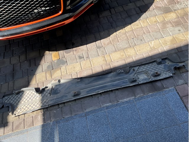 Защита днища, левая 7L8825211C VAG