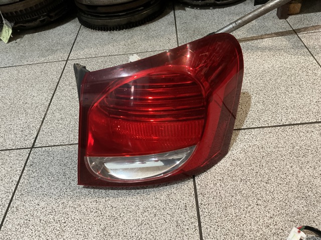 Задний правый внешний фонарь 8155130A40 TOYOTA