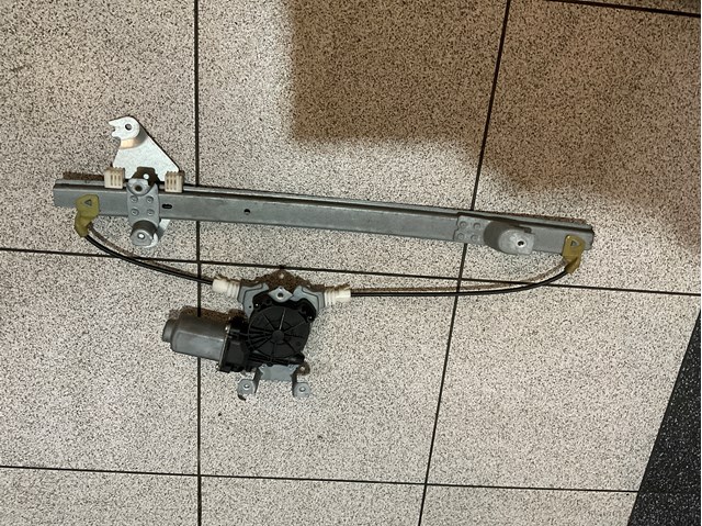 Стеклоподъемник задней правой двери 82700EB300 NISSAN