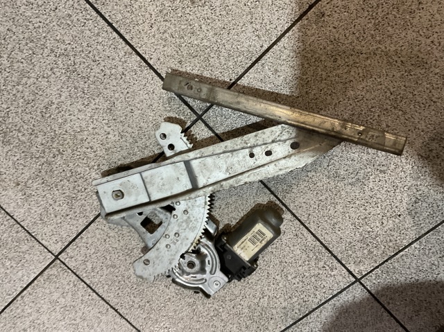 827019U000 NISSAN Механизм стеклоподъемника двери задней левой купить в Украина