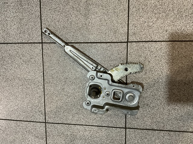Механизм стеклоподъемника двери задней, левой 82721AX110 NISSAN