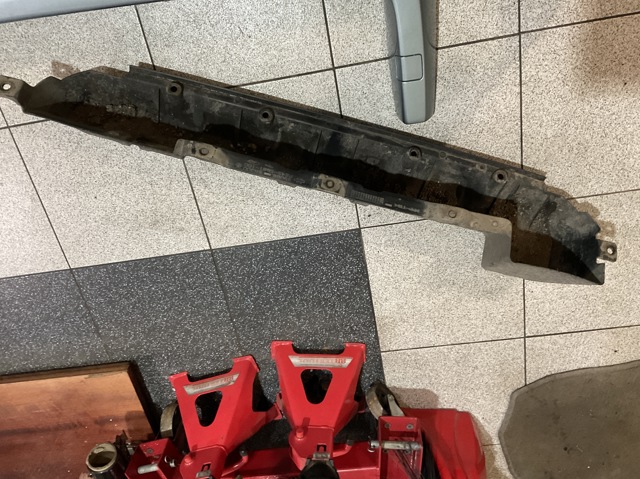 Молдинг бампера заднего 850668H300 NISSAN