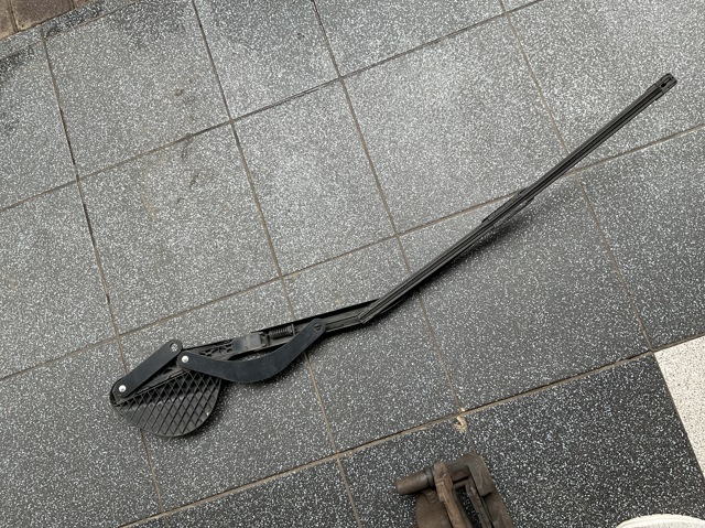 Поводок дворника 8521148080 TOYOTA